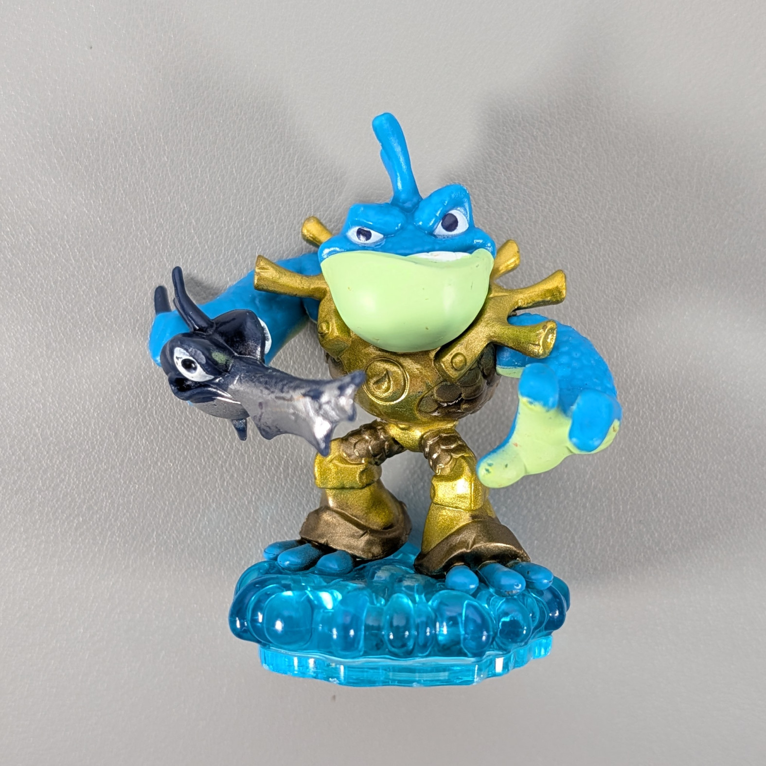 Skylanders SWAP FORCE Character Figure: RIP TIDE (blue base)