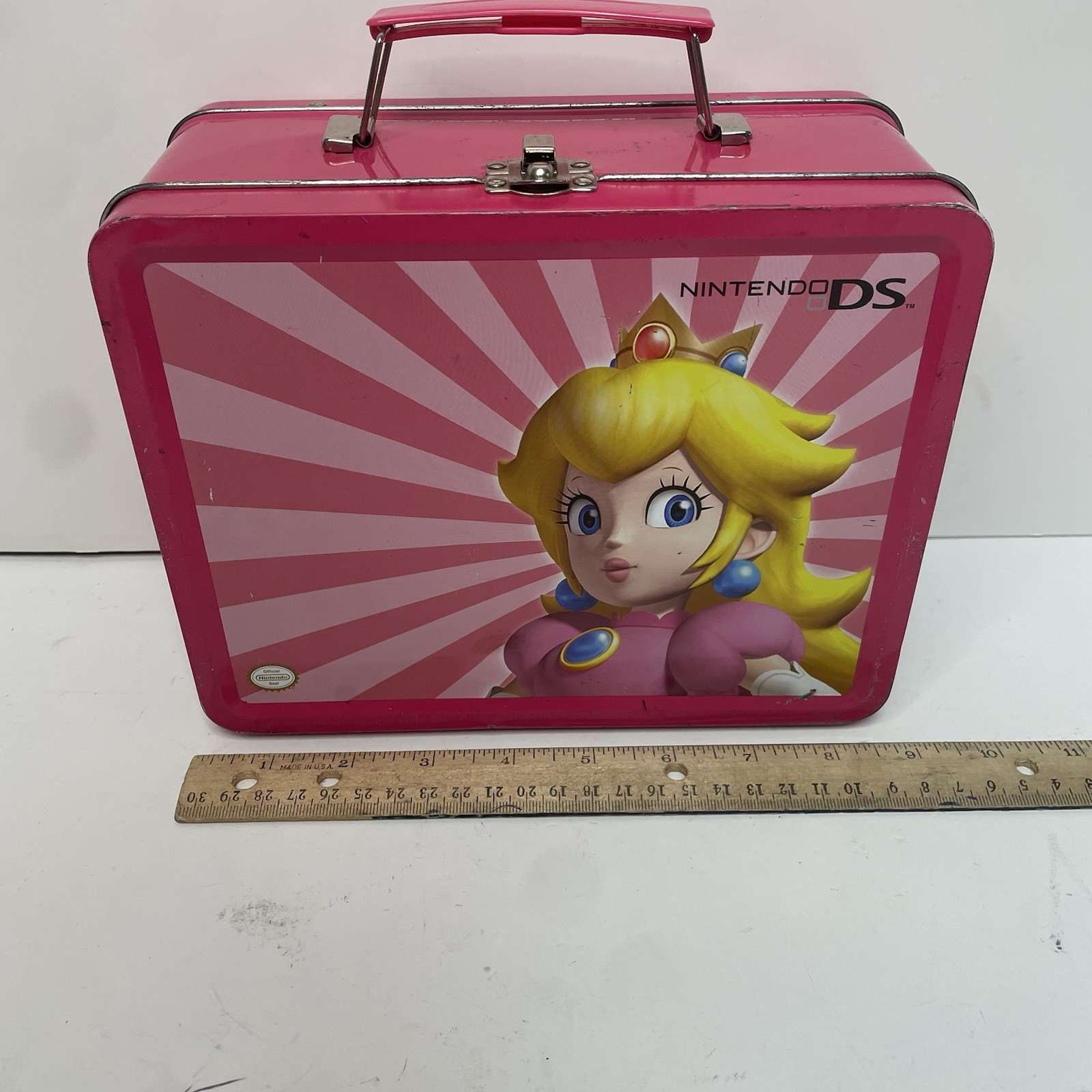 Nintendo DS Lunchbox Case Princess Peach – 2 Game Protectors – Acceptable