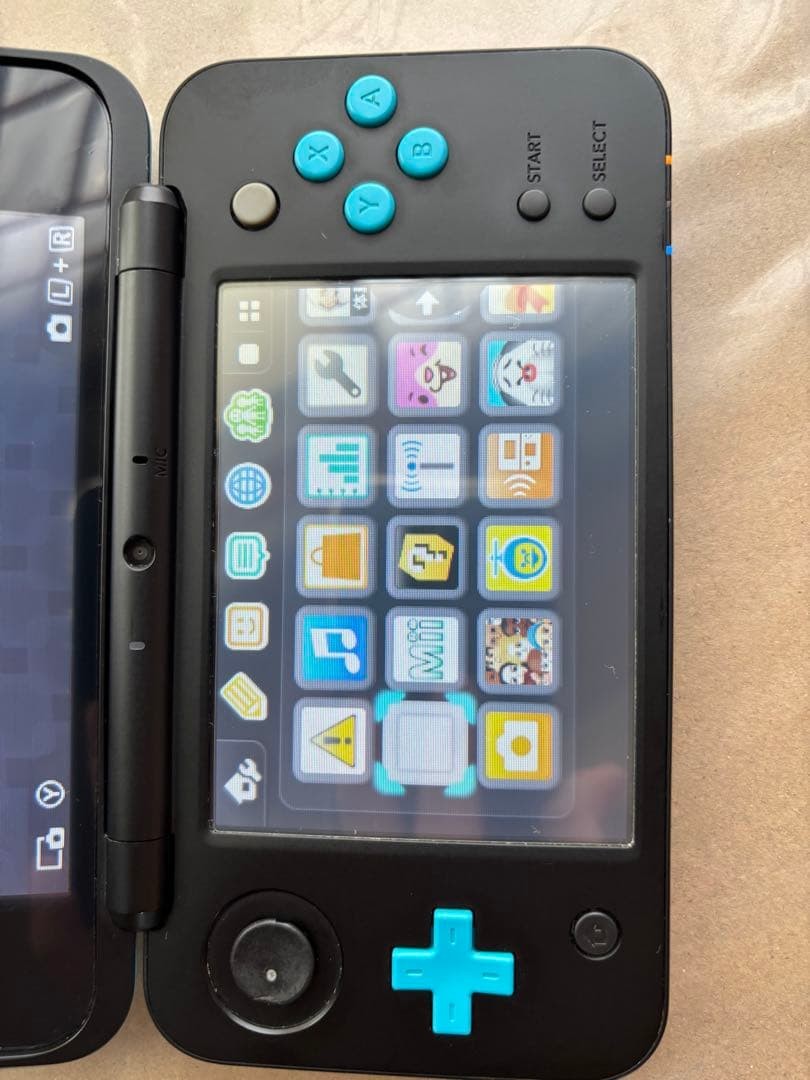 New Nintendo 2DS LL Console Black x Turquoise