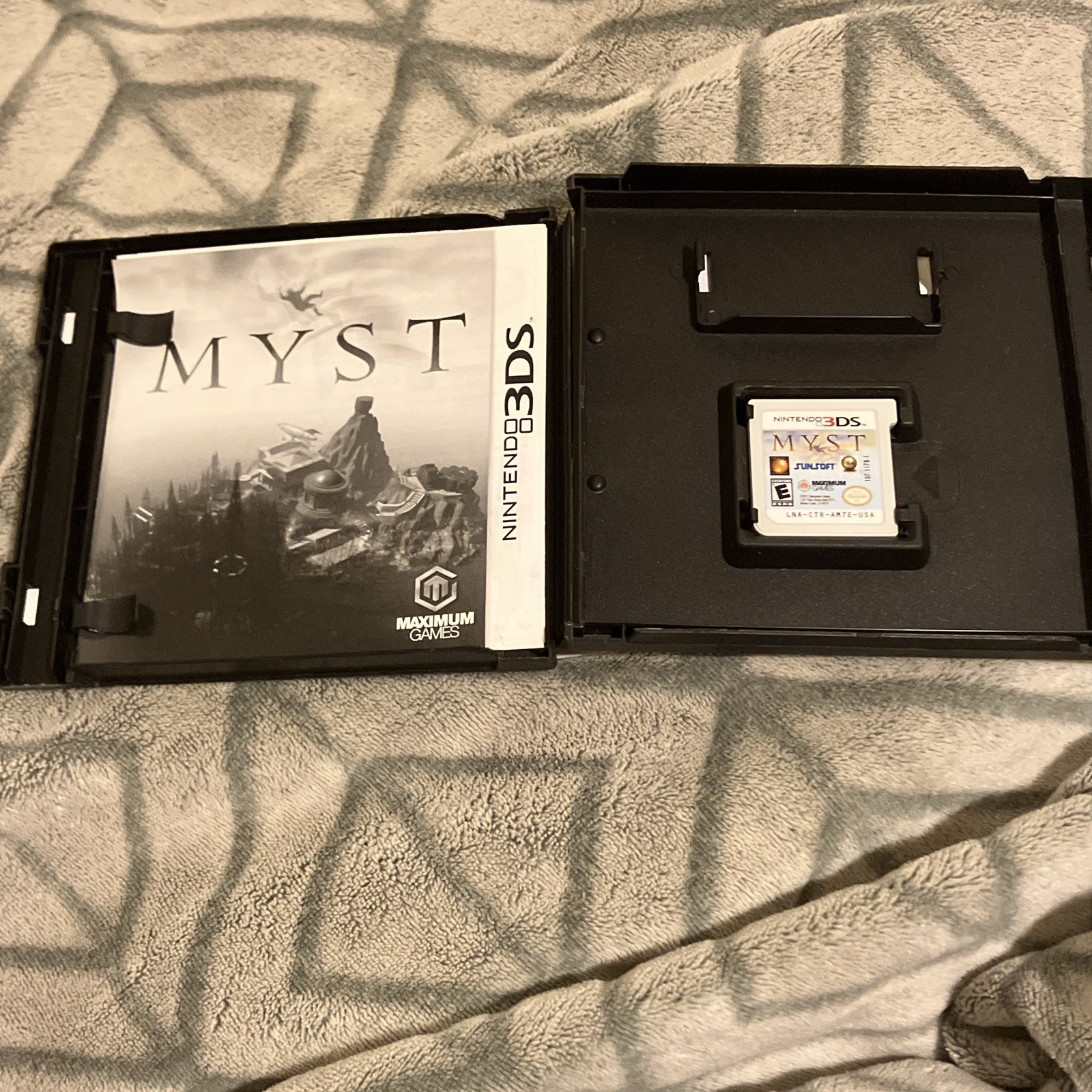 Maximum Games Myst (Nintendo 3DS) Manual Included 2012