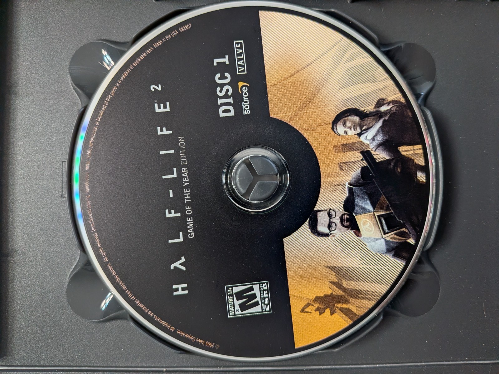 HALF-LIFE 2 GAME OF THE YEAR EDITION PC CIB LIKENEW