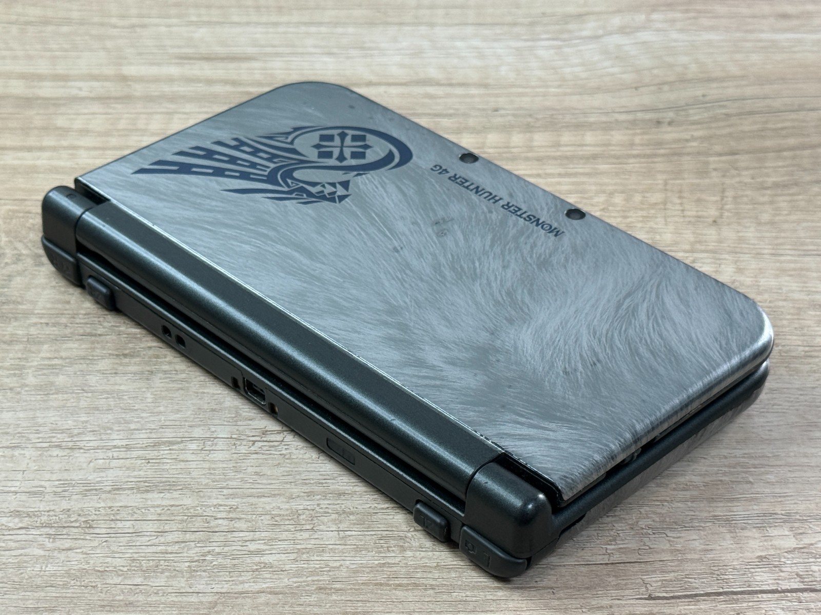 RANK B+ IPS Nintendo New 3DS XL Monster Hunter 4G Console IPS Screen TOP D1837