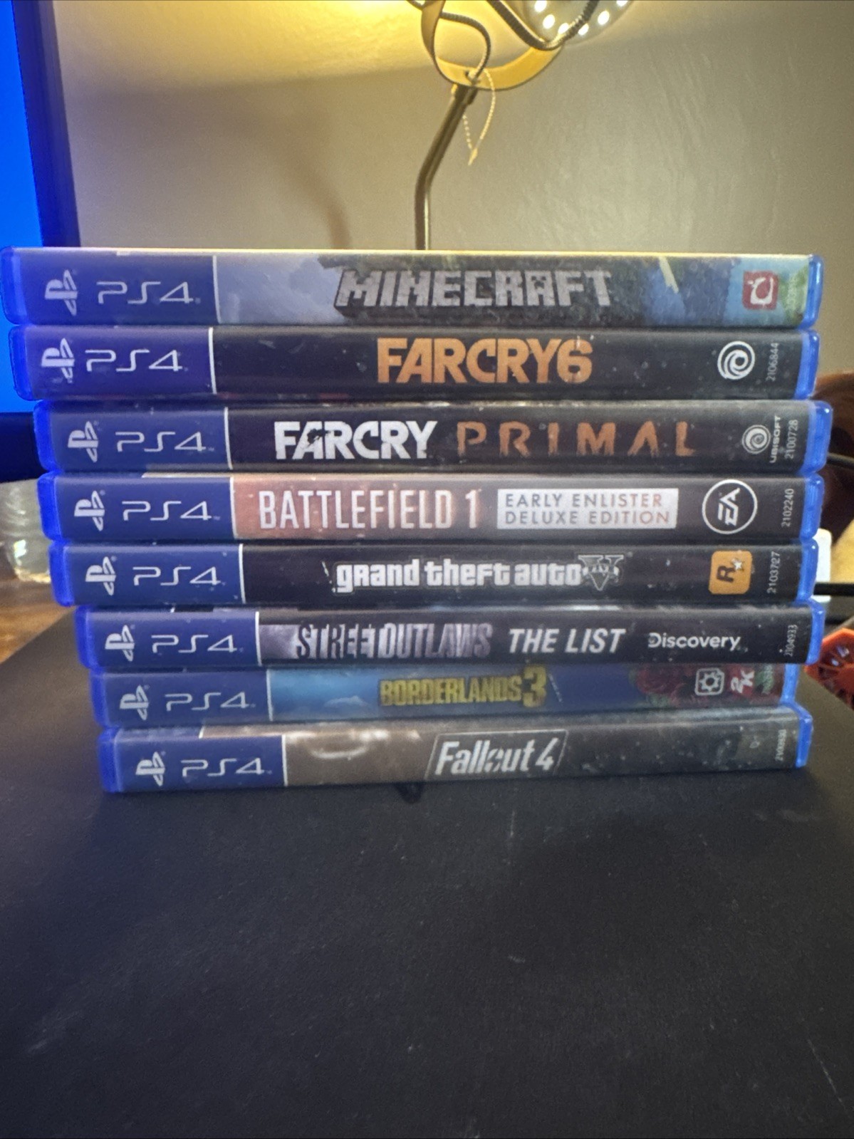 ps4 slim 500gb, 4 controllers, 8 games