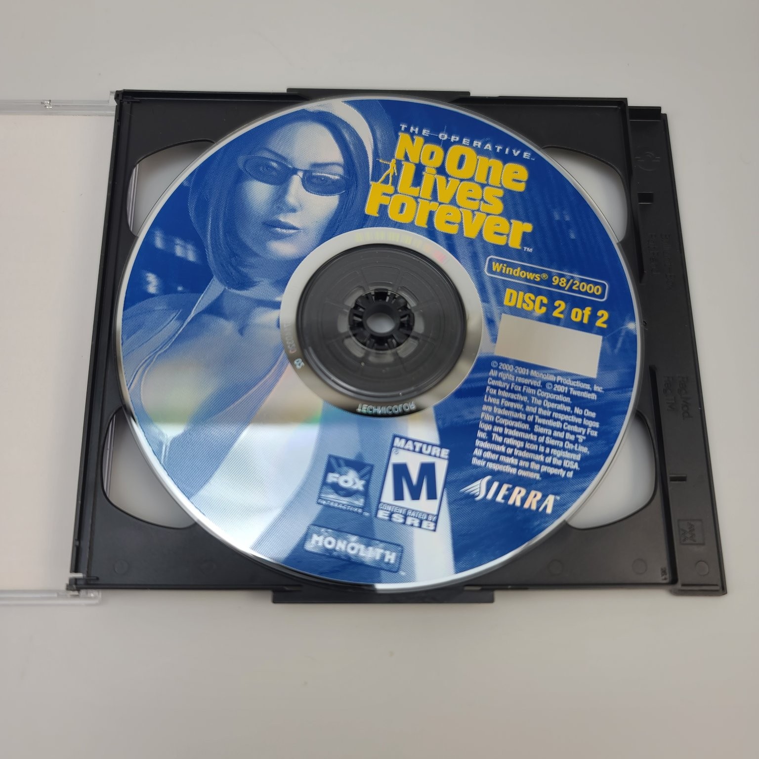 No One Lives Forever GOTY Edition PC Video Game FPS Spy Strategy Guide Big Box