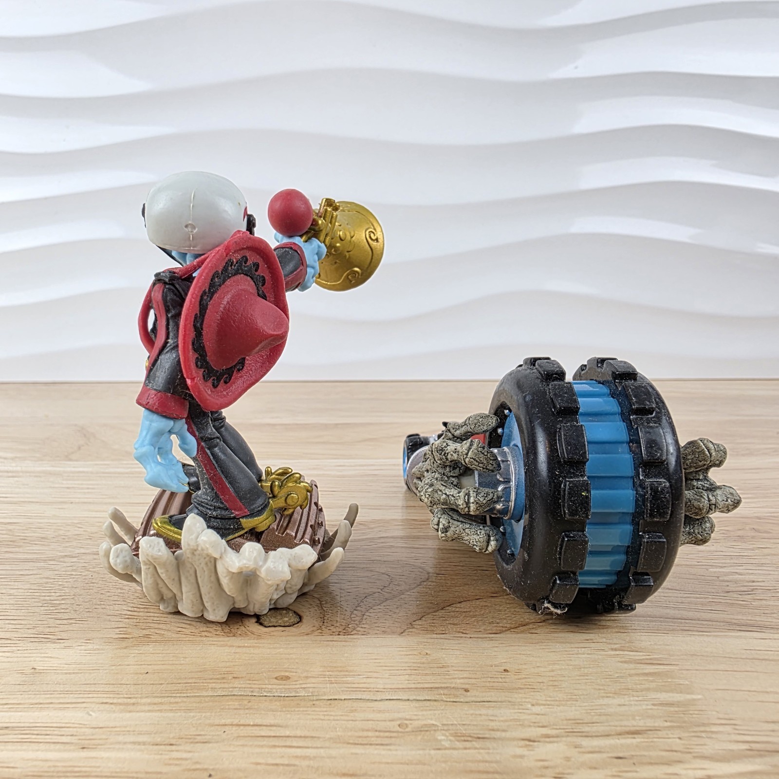 Skylanders SuperChargers 2015 Fiesta Figure + Crypt Crusher Vehicle 87528888