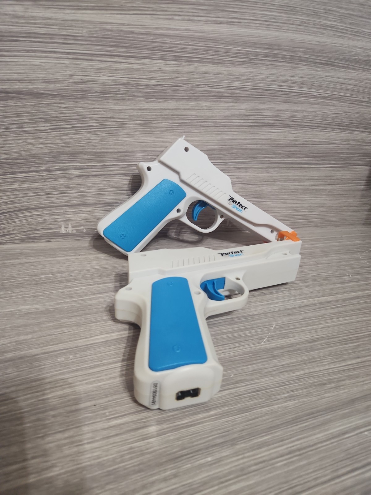 Nyko Perfect Shot Gun Controller For Nintendo Wii White Blue Orange (1)