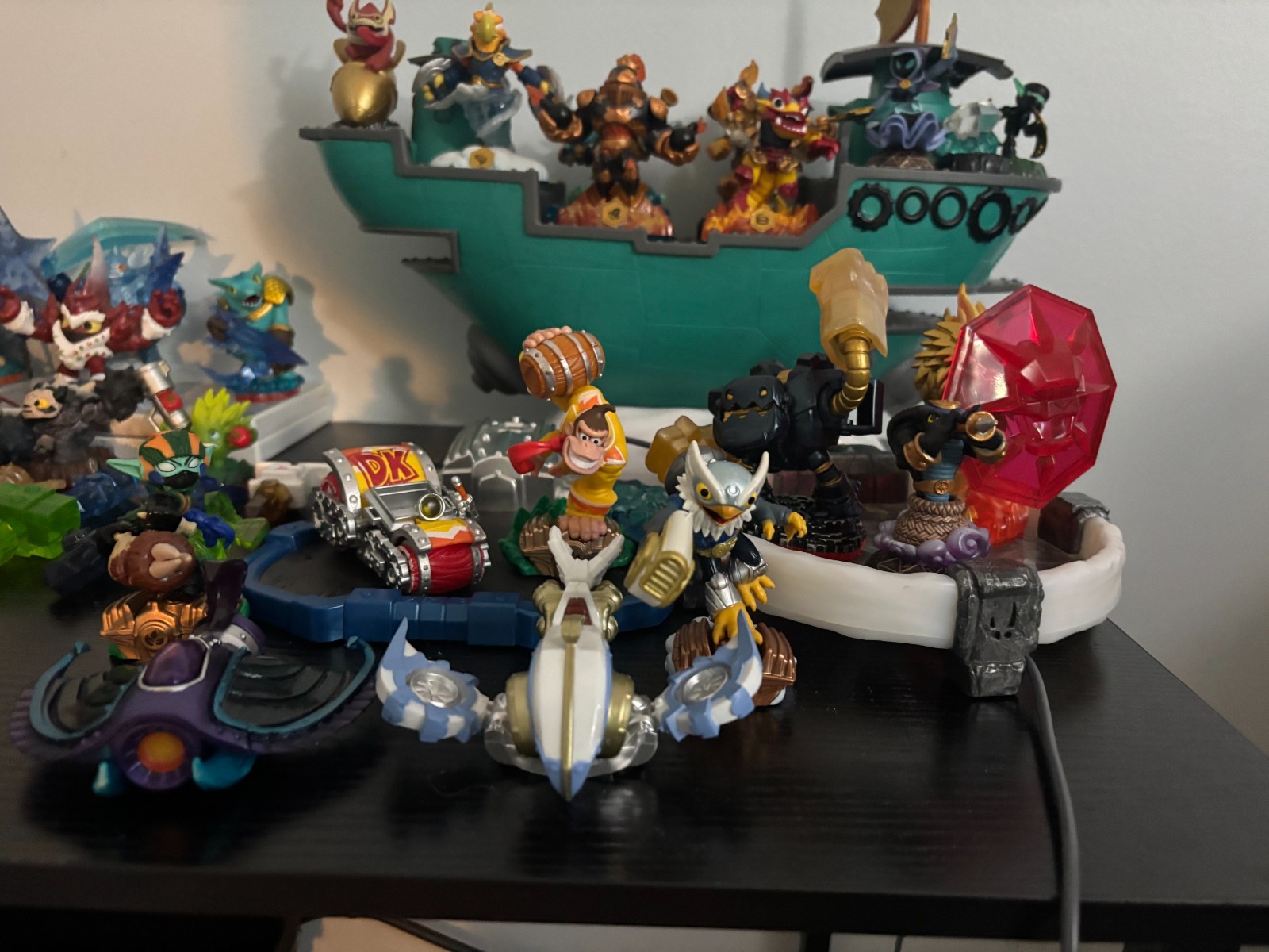 Skylanders collection with Flynn’s ship (not complete), 2 Portals, and 4 games