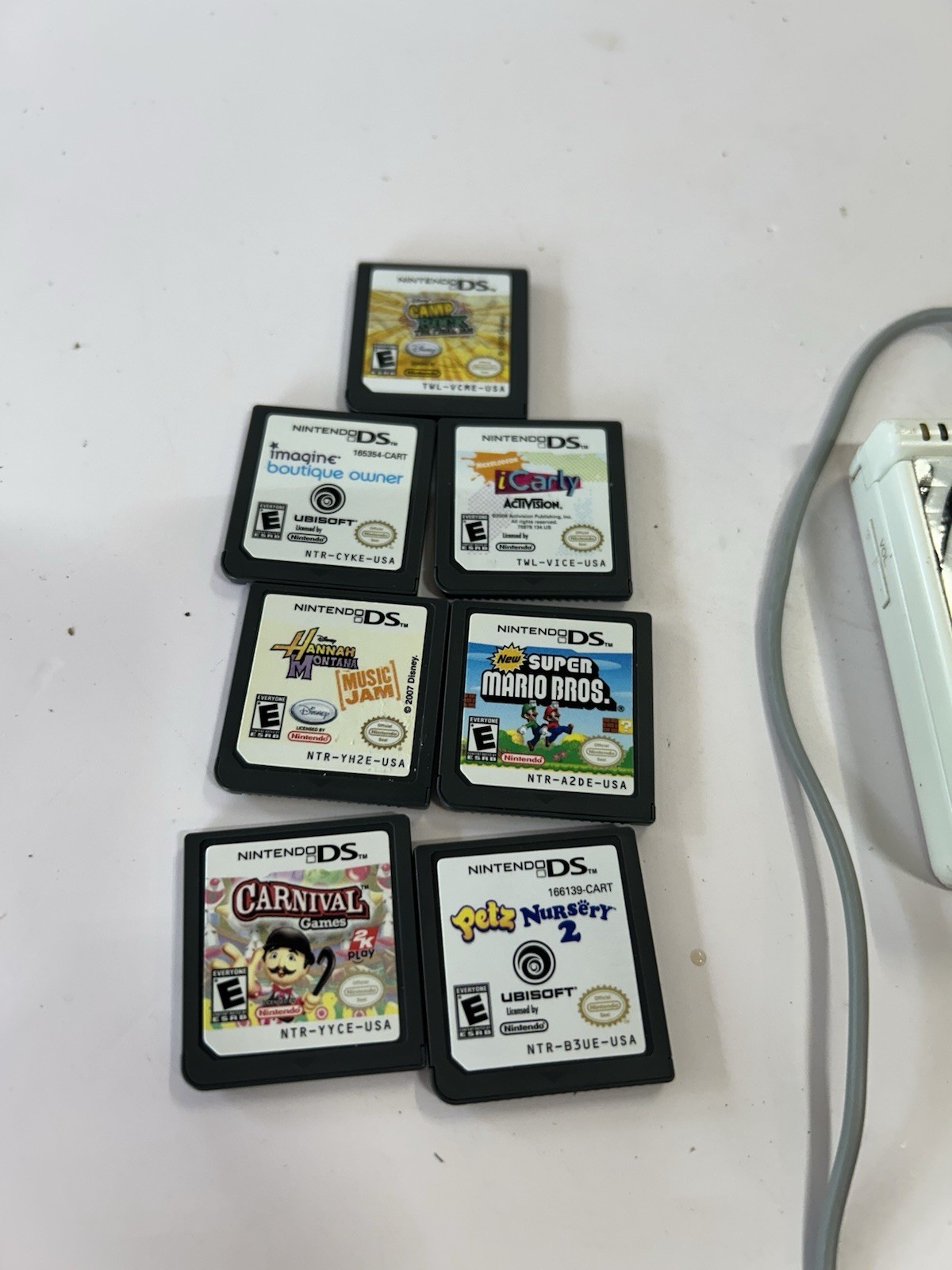 Nintendo DSi White With Print Cover Handheld System with 7 Games