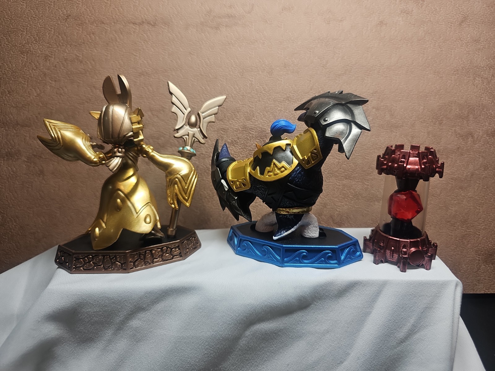 Skylanders Imaginators RESET Fire Creation Crystal, King Pen, And Golden Queen