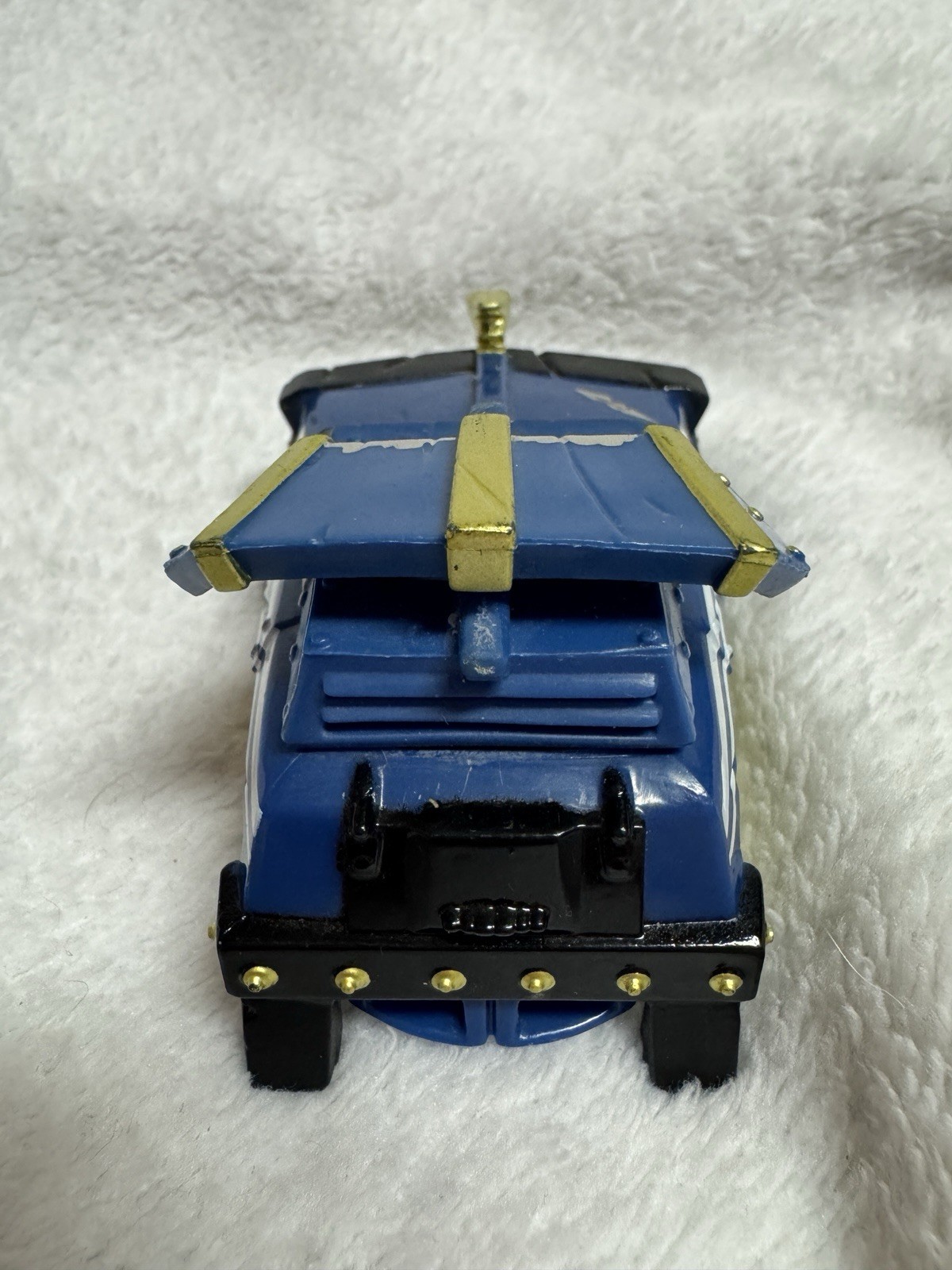 Skylanders Superchargers Shield Striker Vehicle Figure, thump truck, Sea Shadow