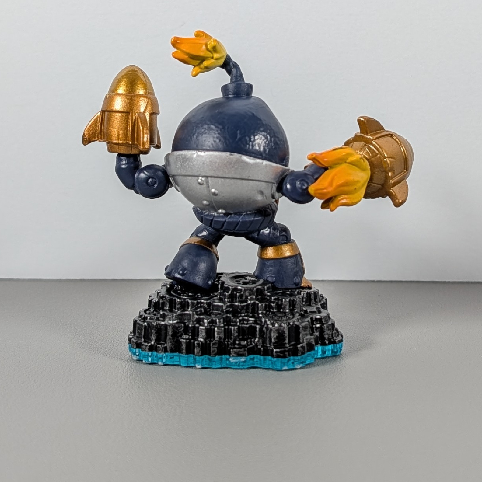 Skylanders SWAP FORCE Character Figure: COUNTDOWN (blue base)