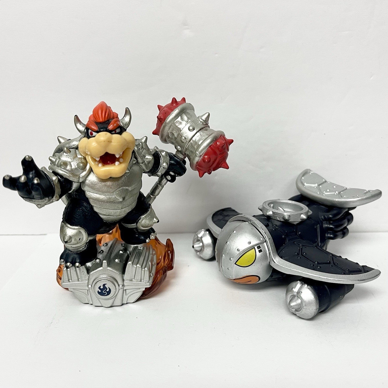 Skylanders Amiibo Dark Hammer Slam Bowser & Dark Clown Cruiser