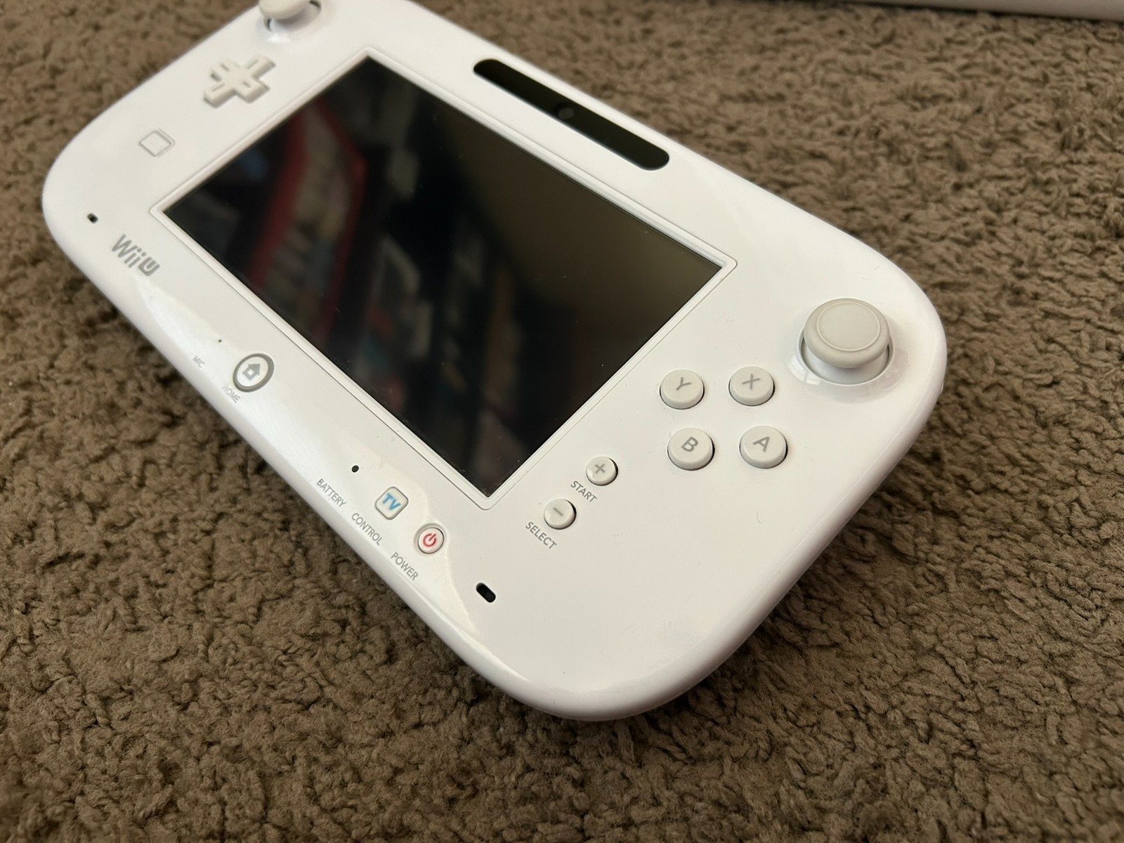 Nintendo Wii U 8GB Console + Super Smash Bros. bundle lot white system