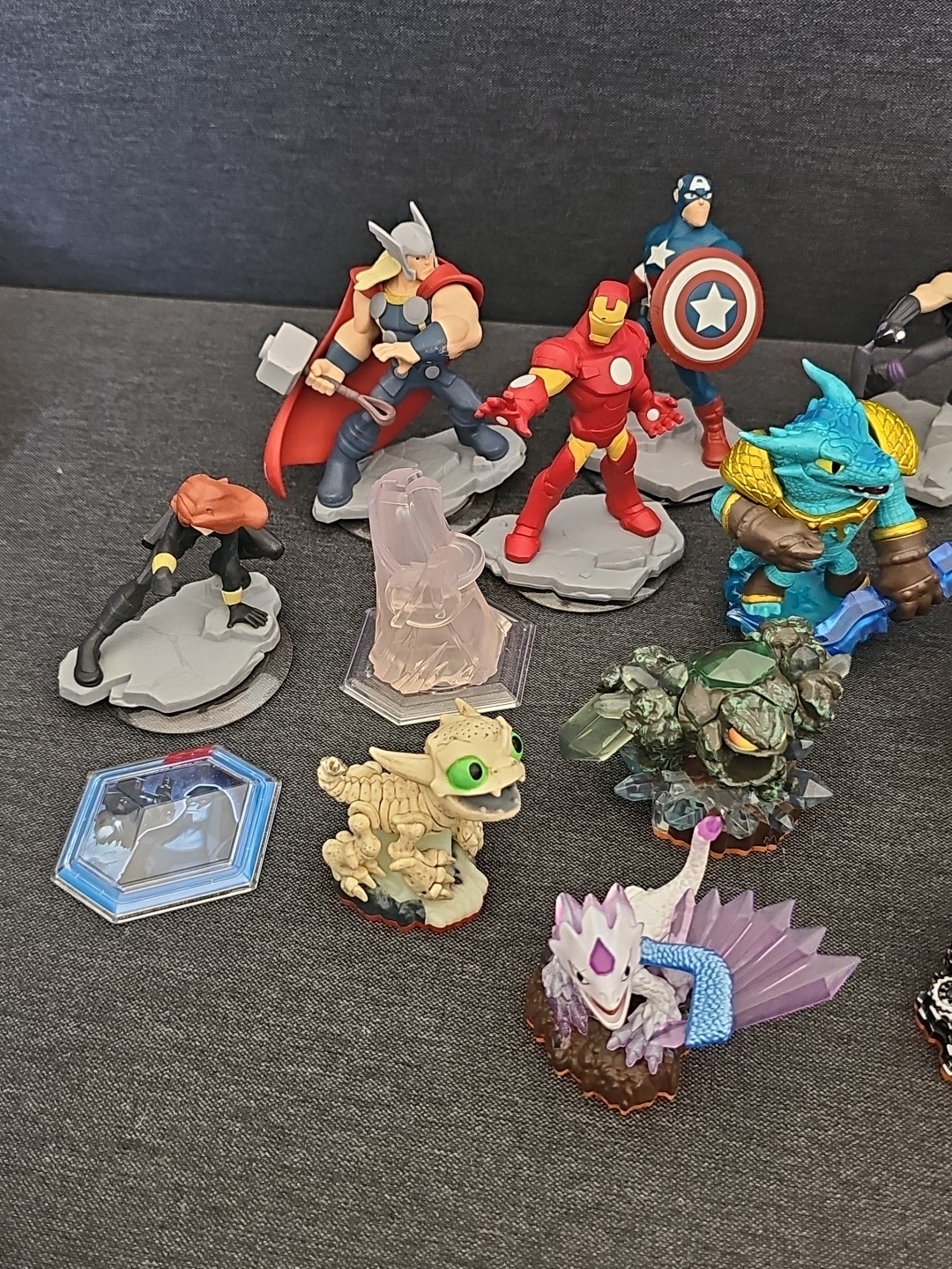 Lot Of 28 Activision Skylanders Trap Marvel Bandicoot