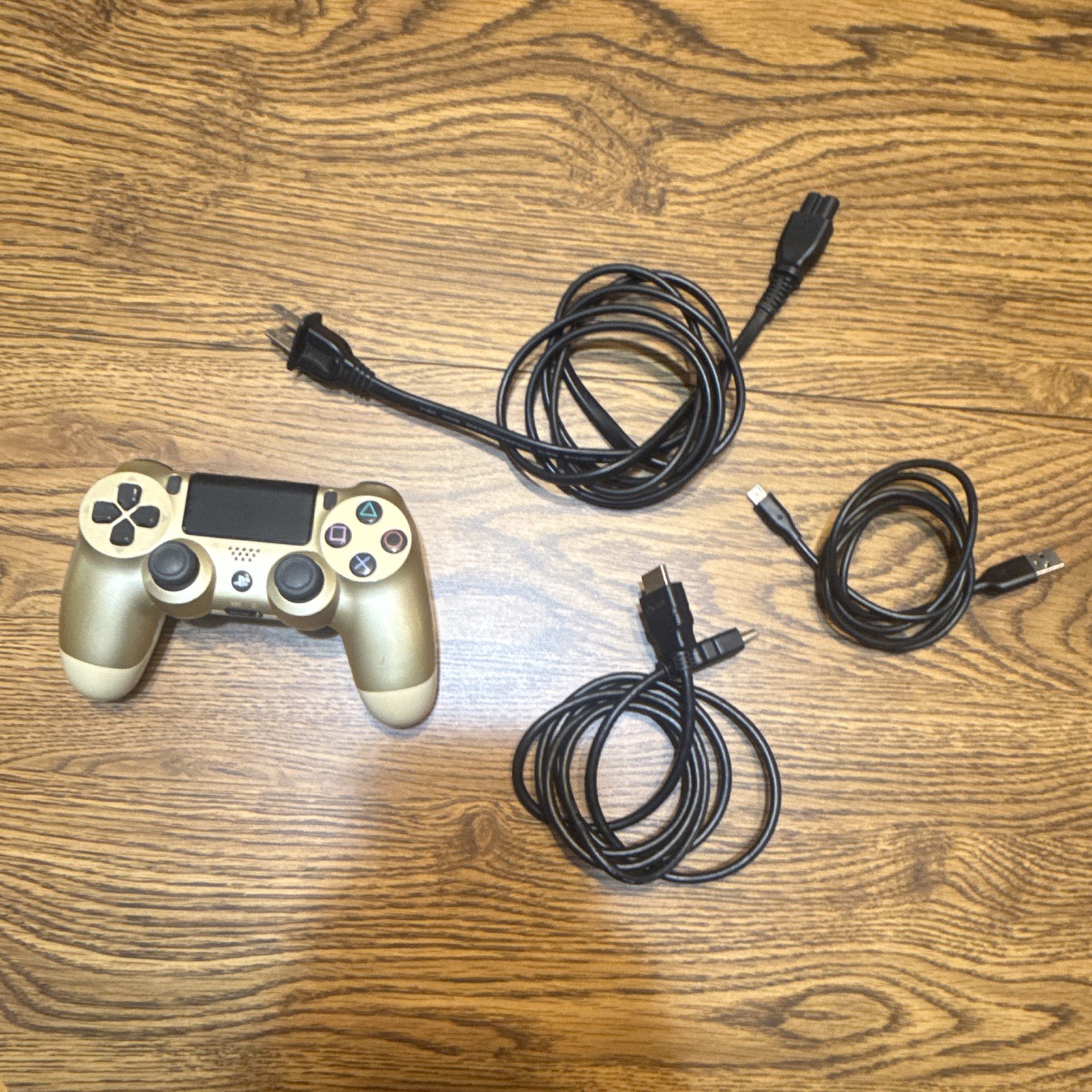 Sony PlayStation 4 PS4 500GB Black Console Gold DualShock 4 w/ Cables NTSC-U/C