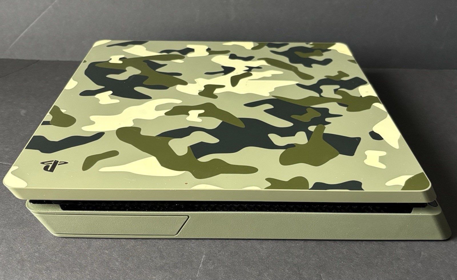 PS4 Slim Call of Duty WWII LE 1TB Green Camo Camouflage Tested with Games
