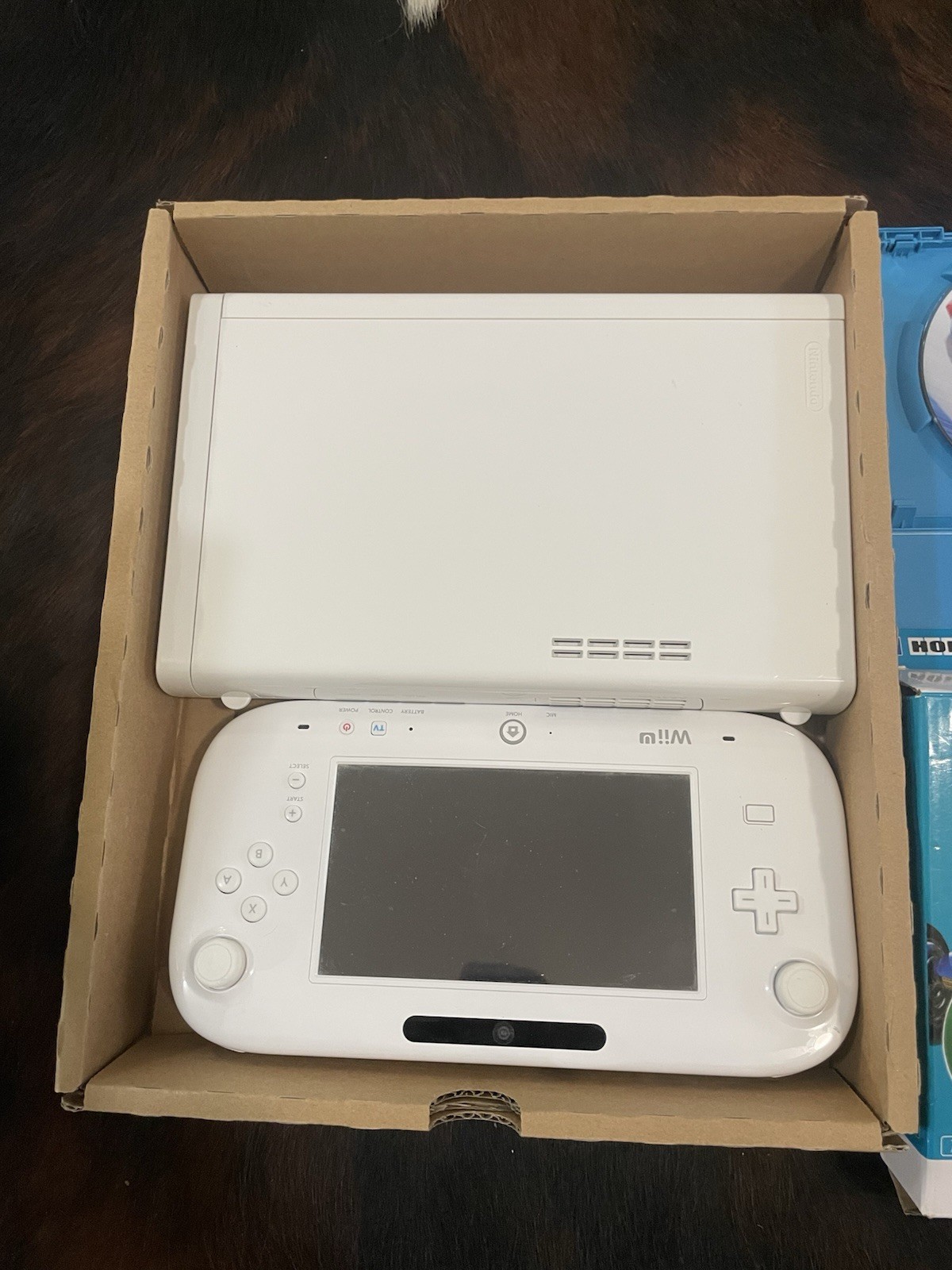 Nintendo Wii U Bundle: 8GB Console + Wii U Gamepad, Mario Kart 8 And Cables