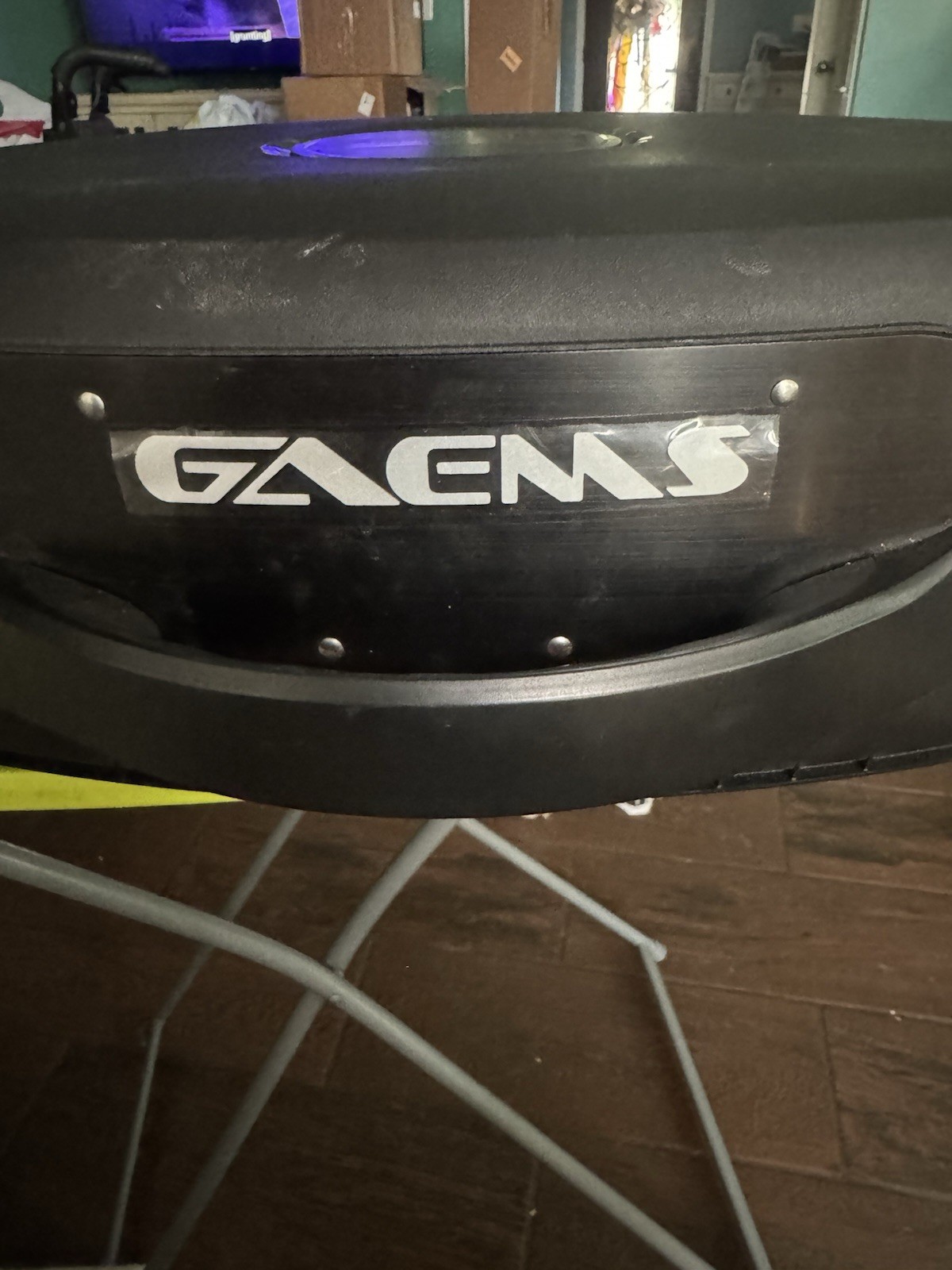gaems vanguard g190 portable gaming monitor