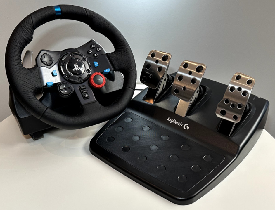 Logitech G29 Driving Force Racing Wheel w/ Floor Pedals 941-000110 – PS5 PS4 PC