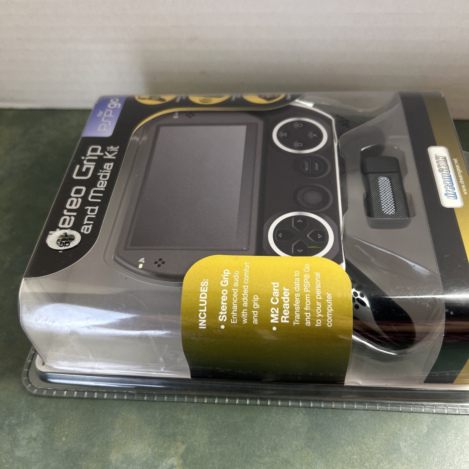 DreamGear Stereo Grip & Media Kit PSP Go Sealed Aftermarket M2 Card Reader