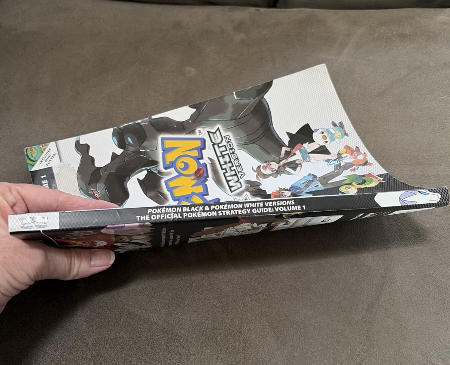 Pokémon Black And White Version Strategy Guide-Vol . With Poster.