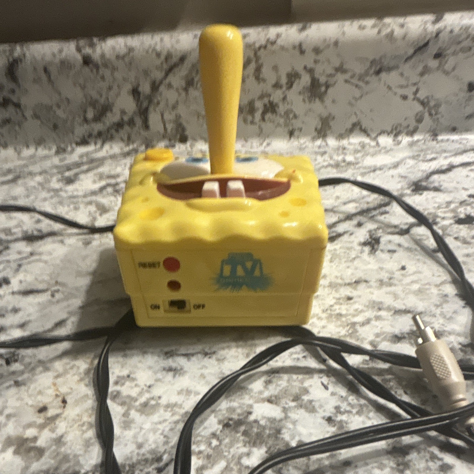 SpongeBob SquarePants Yellow Wired TV Joystick Controller RCA AV 3ft On/Off