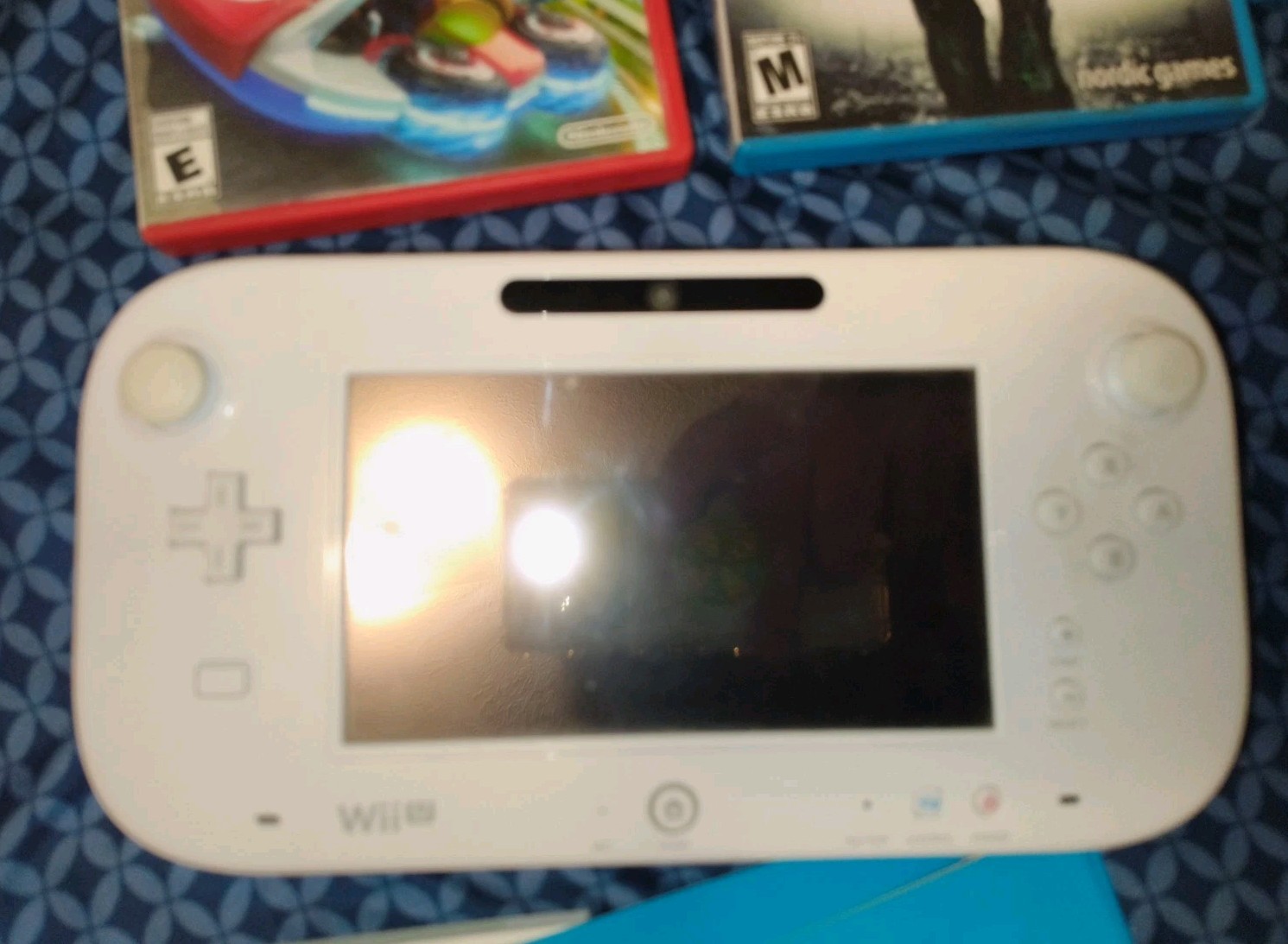 Wii U CONSOLE – USED- SKYLANDERS Swap Force Basic Set – 8GB – WHITE + 8 Games