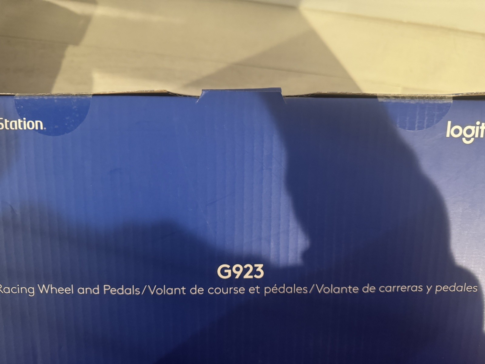 Logitech G923 Racing Wheel and Pedals – Black (DAMAGED BOX BUT NEVER USED).