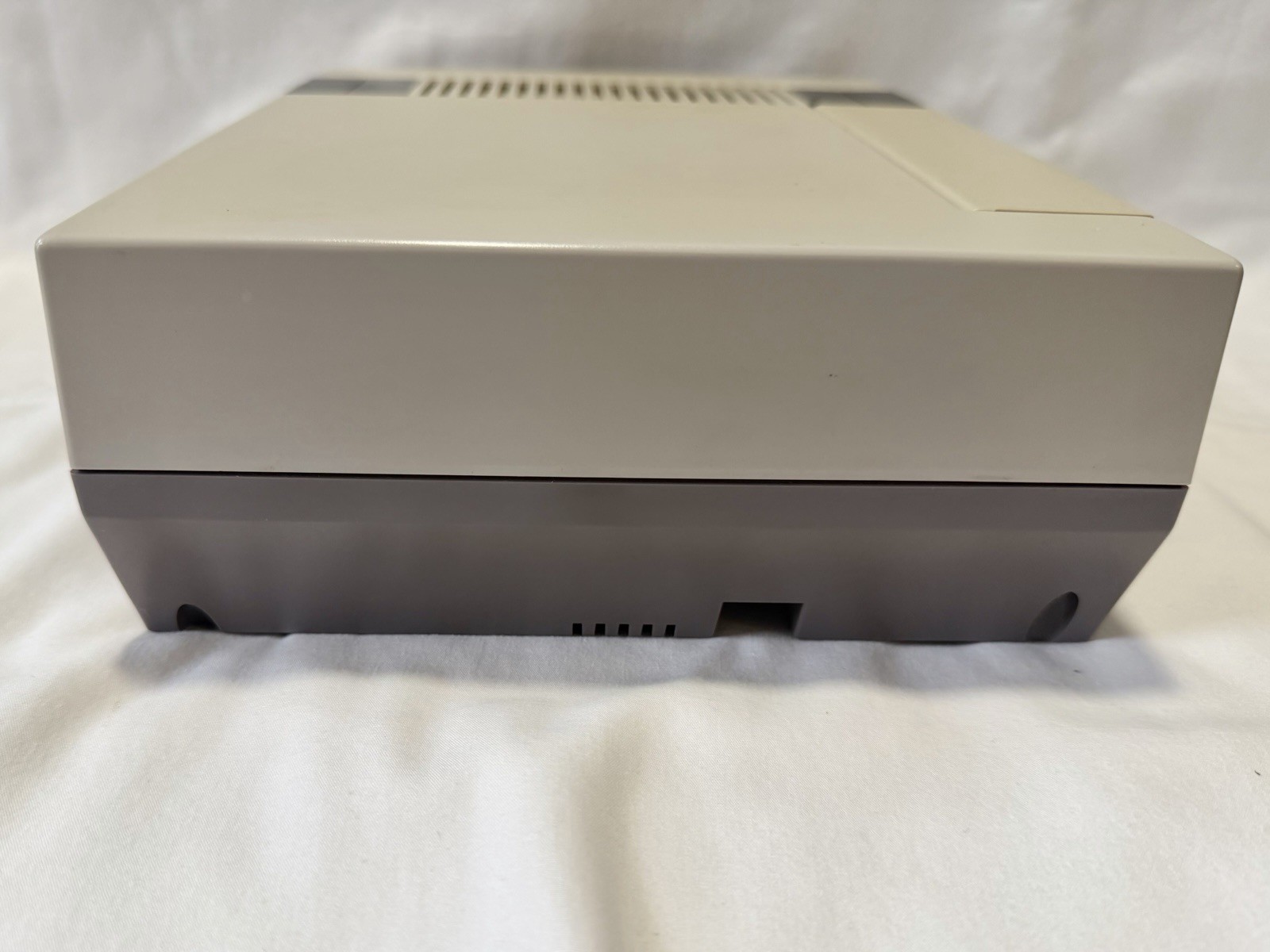 Nintendo Entertainment System NES-001 Console Bundle Cords Controllers Game