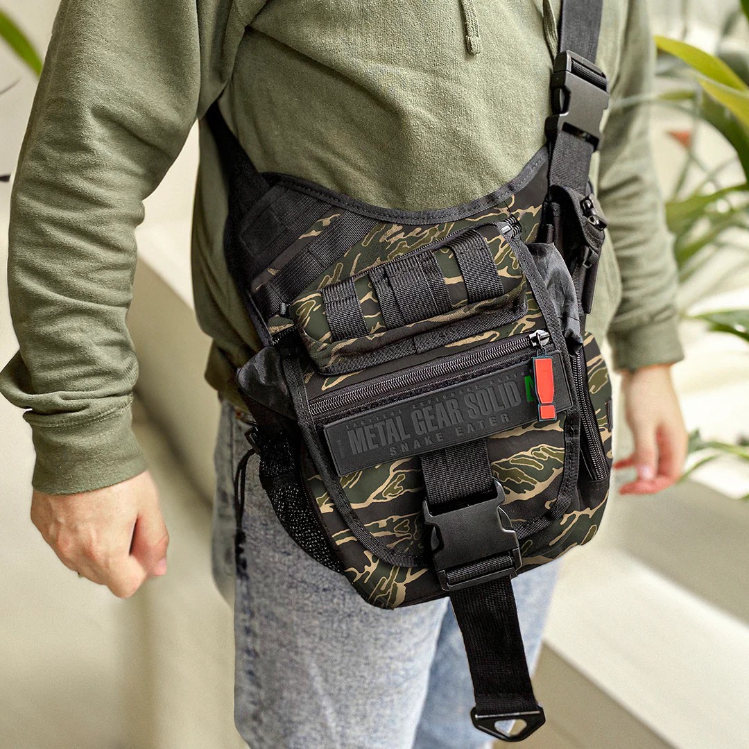 Metal Gear Solid Δ Snake Eater Konami Rare Exclusive Tactical Camo Satchel Bag