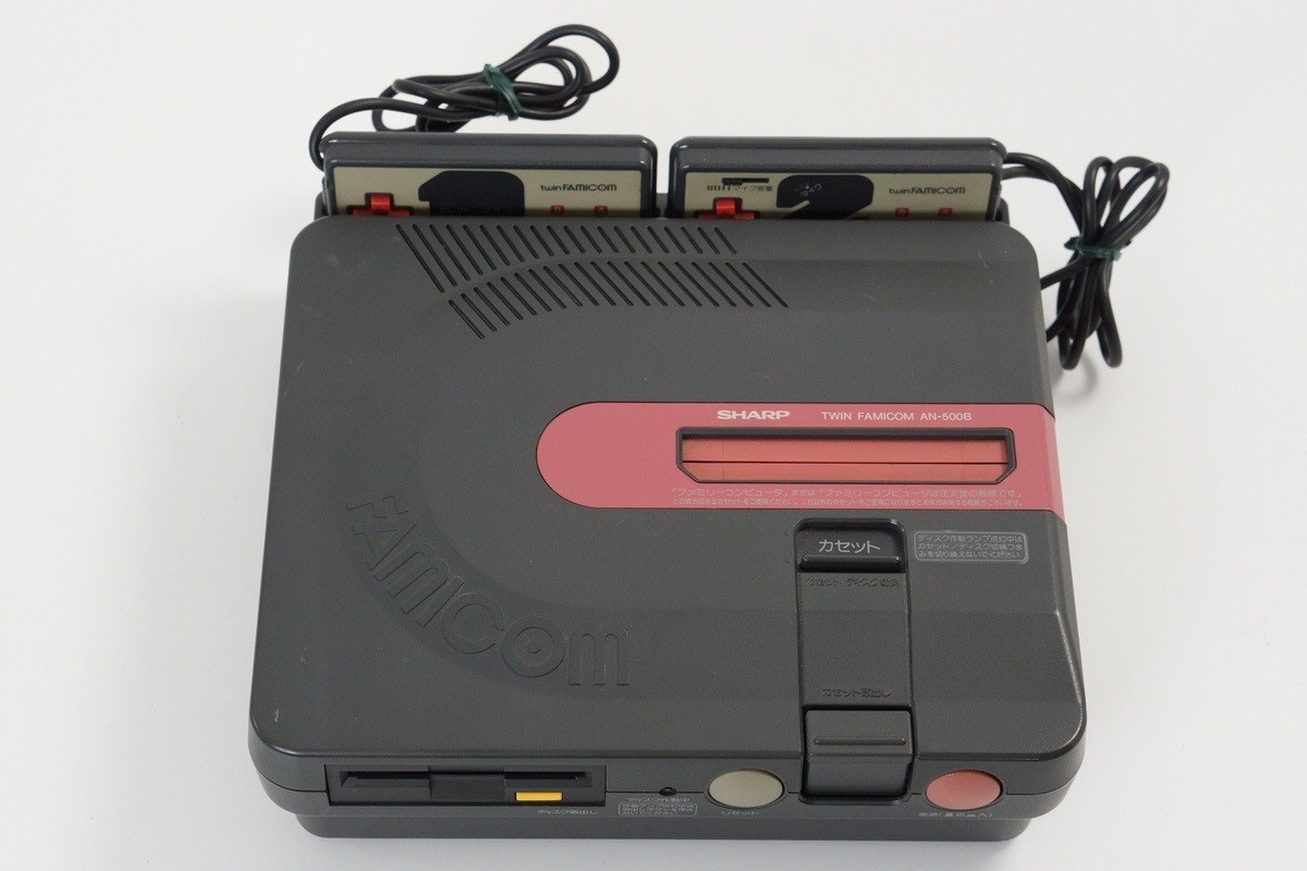 TWIN FAMICOM Console Boxed SHARP AN-500B Tested System New Rubber belt 739439