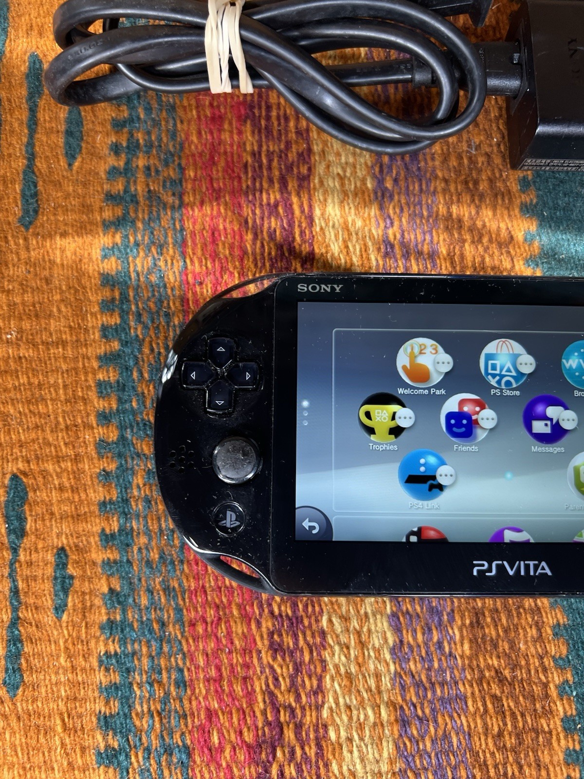 Sony PlayStation Vita Slim PS VITA Console PCH-2001 Black W/ Charger & Game