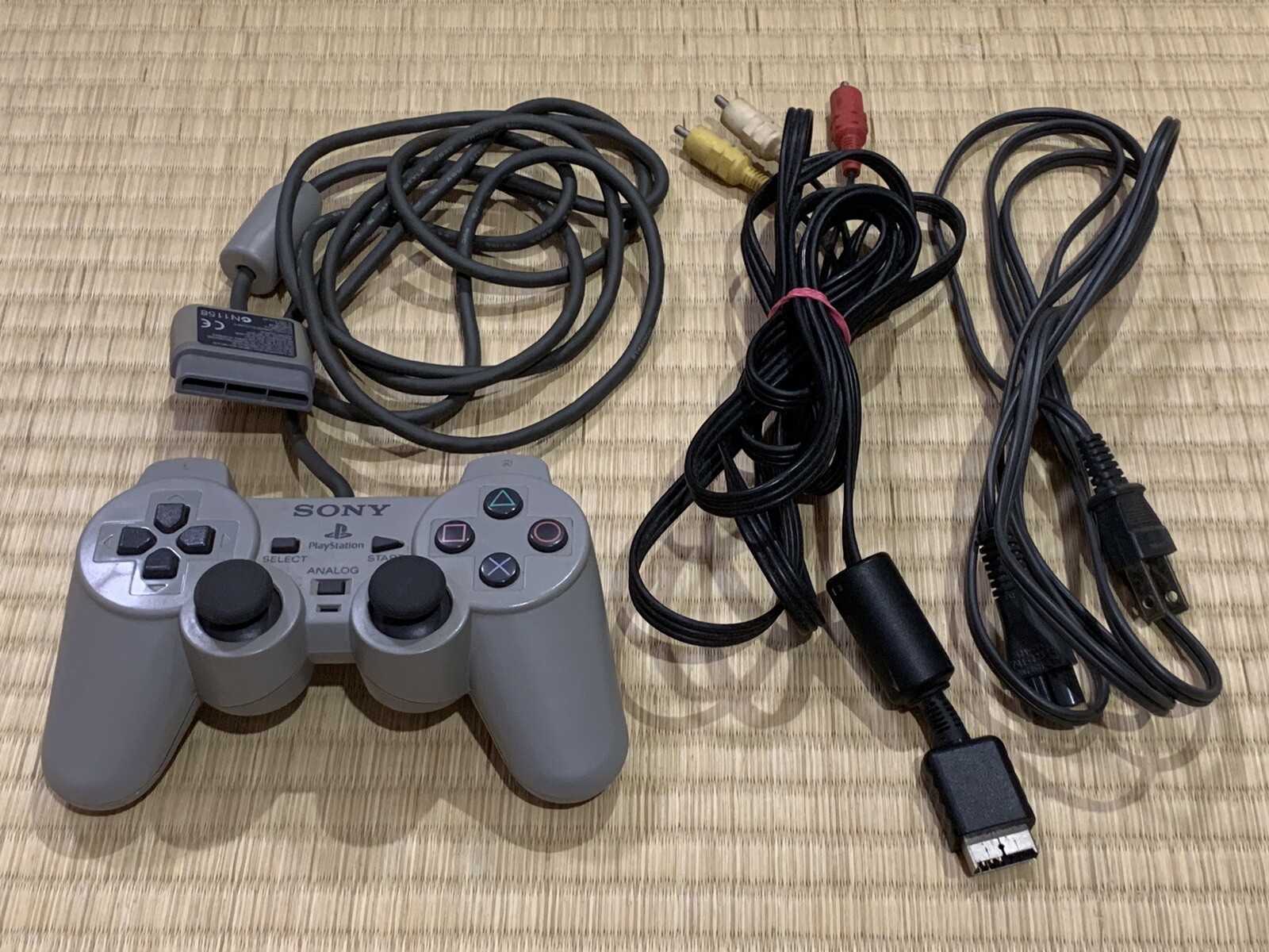 Sony PlayStation 1 PS1 Console Full Set Controller Cables Games Working JAPAN