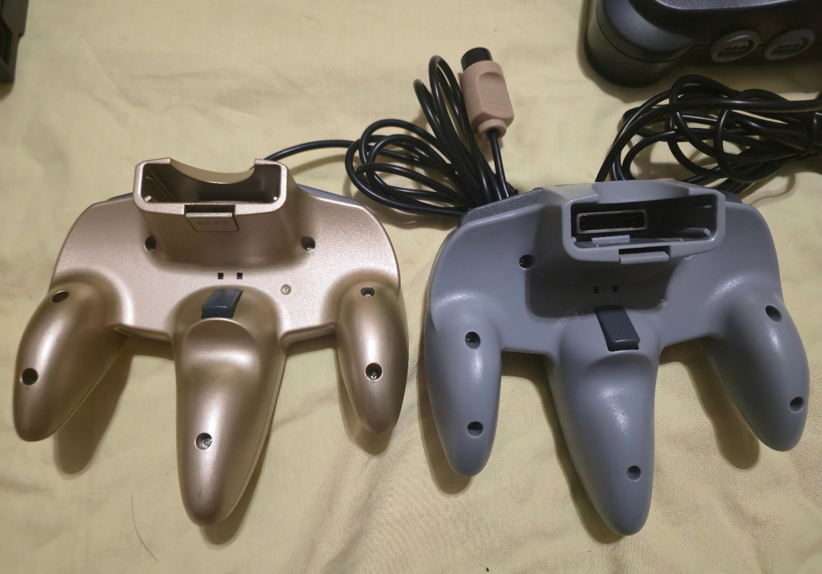 Nintendo 64 N64 Console NUS-001 (USA) Bundle w/ 2 Controller And Cables TESTED