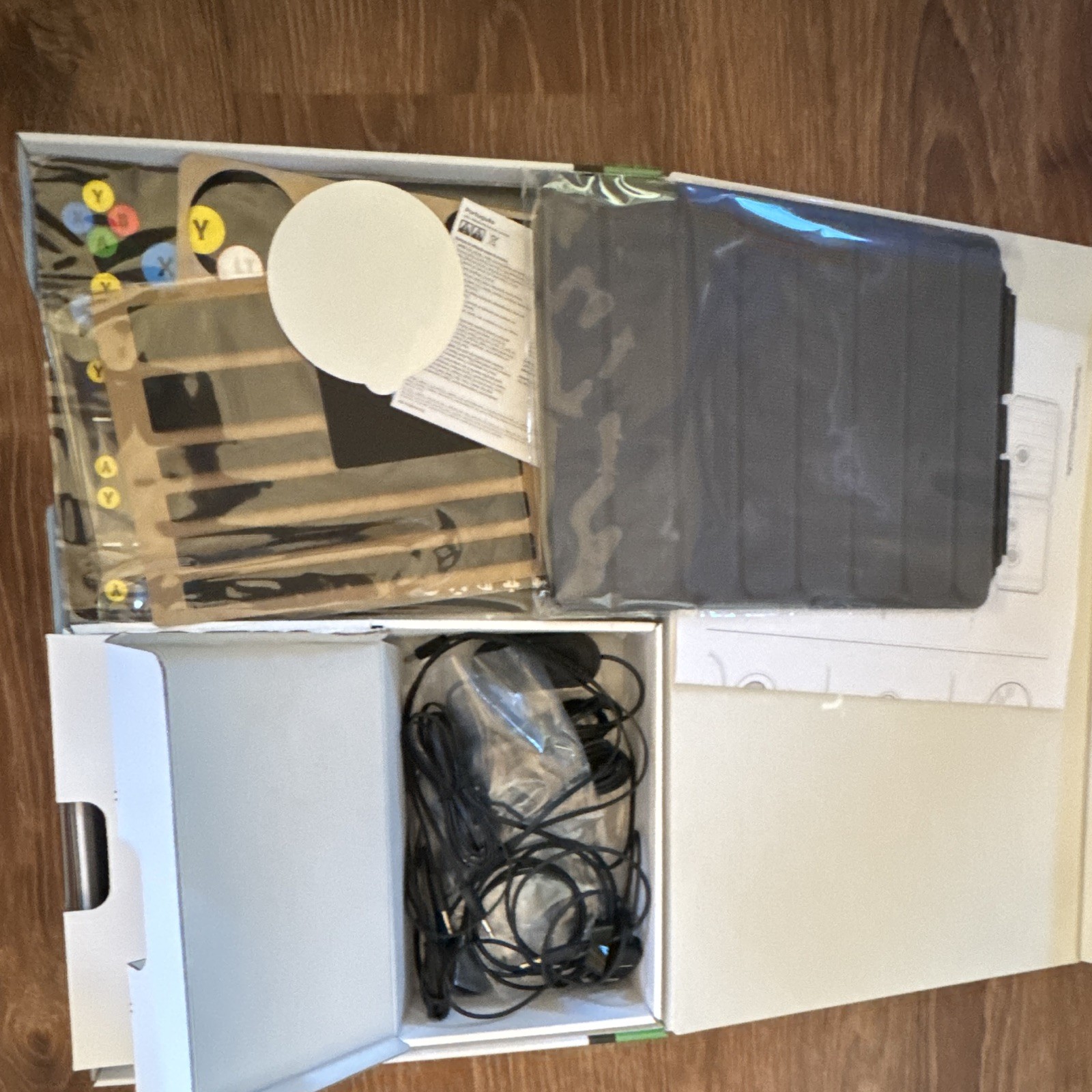Microsoft Xbox Adaptive Controller + Logitech Gaming Kit & Joystick