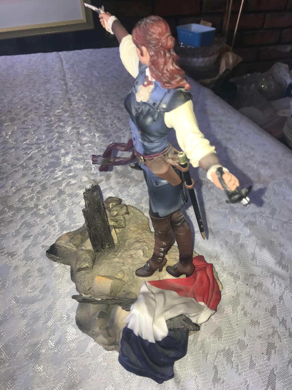 Rare UBISOFT ASSASSINS CREED Unity ELISE The FIERY TEMPLAR Collectable STATUE 9½