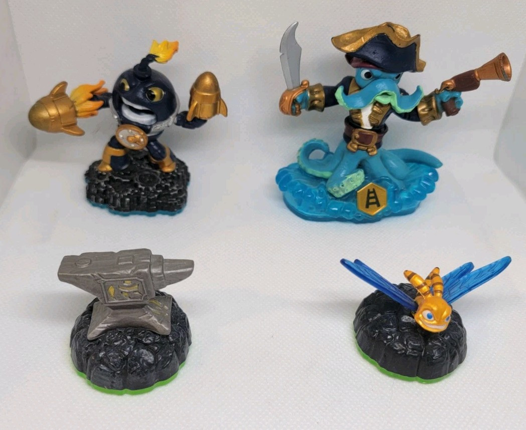 Activision Skylanders 29 Piece Lot Characters, Vehicles, Items, Weapons