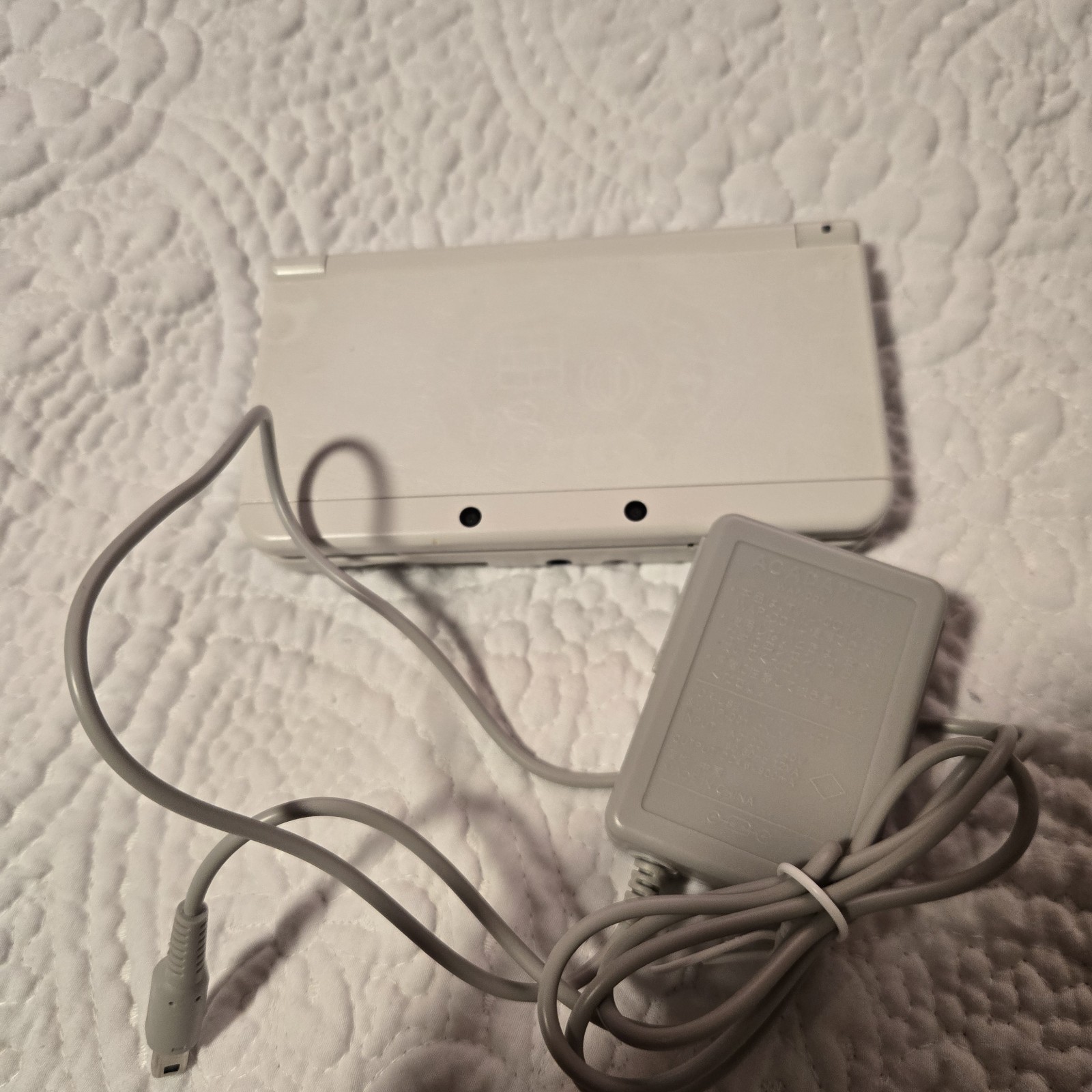 Nintendo New 3DS Super Mario Edition Handheld System – White TESTED No Stylus