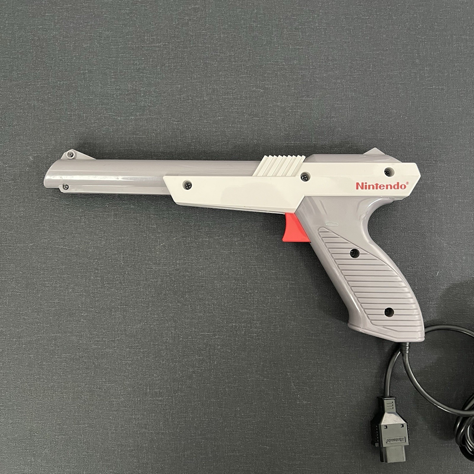 Authentic Nintendo NES Zapper Light Gun Gray NES-005 Original 1985 (OEM)
