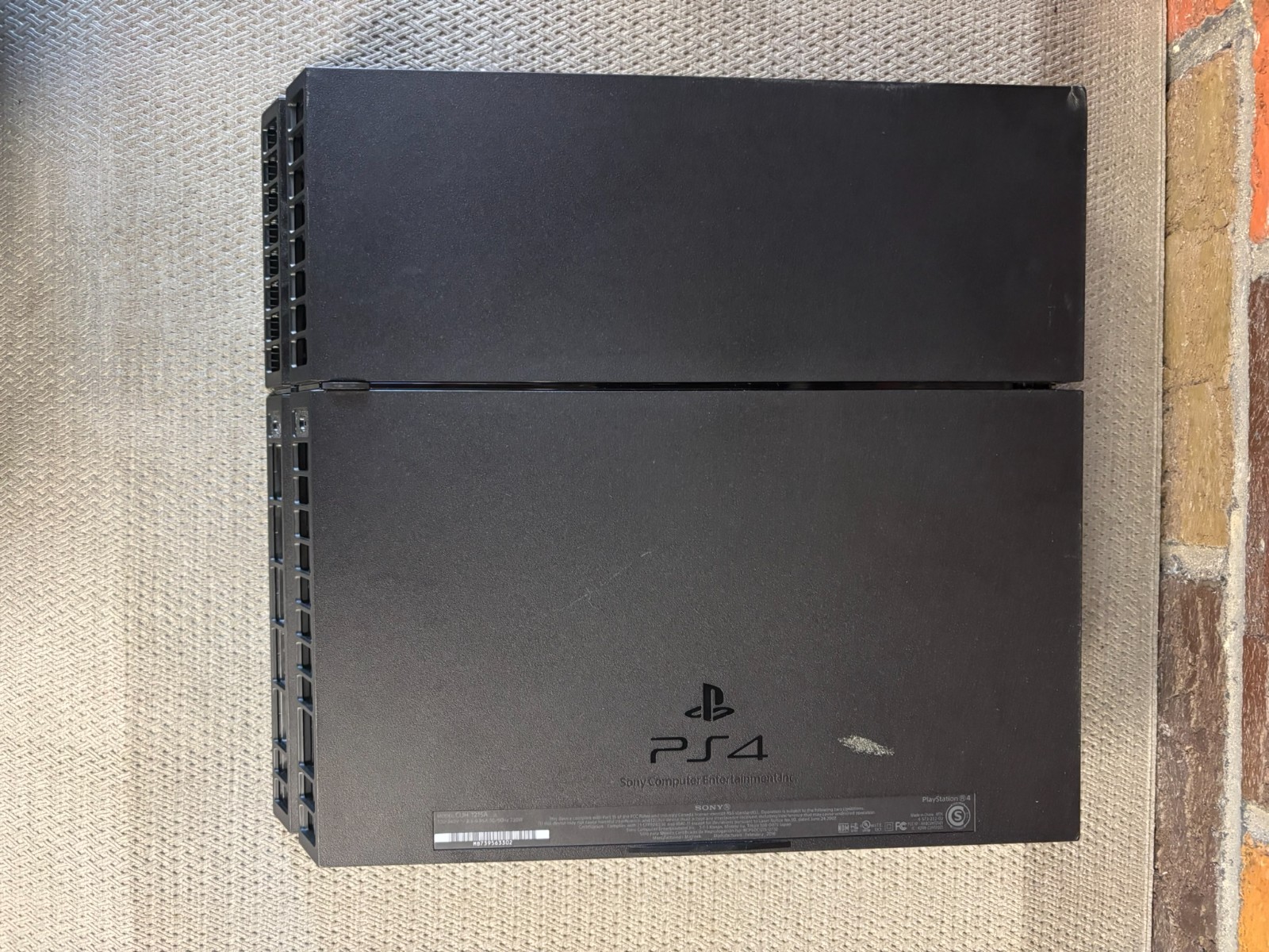 Sony PlayStation 4 – CUH-1215A