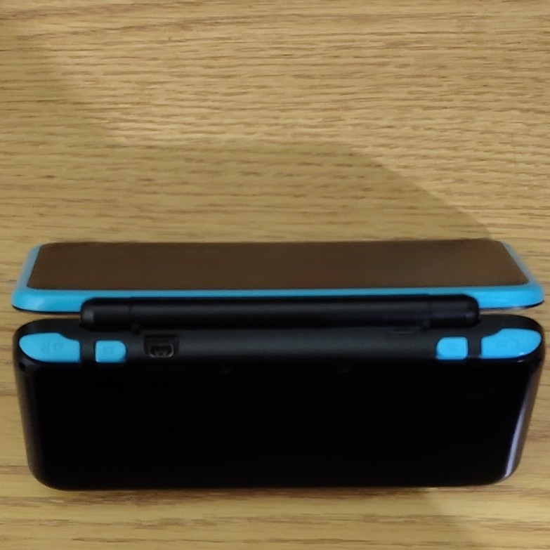 “New” Nintendo 2DS XL w/ 4GB microSD, Volume Slider Issues, Scuffed Touch Screen