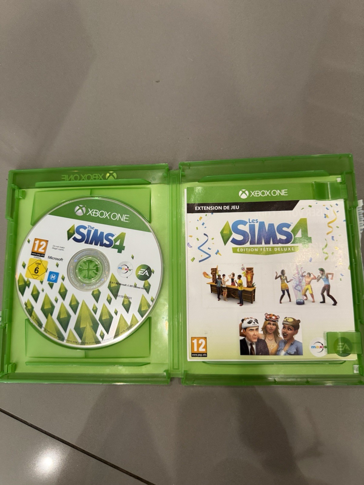 Sims 4: Deluxe Party Edition French Box Multi Lang in Game Microsoft Xbox One
