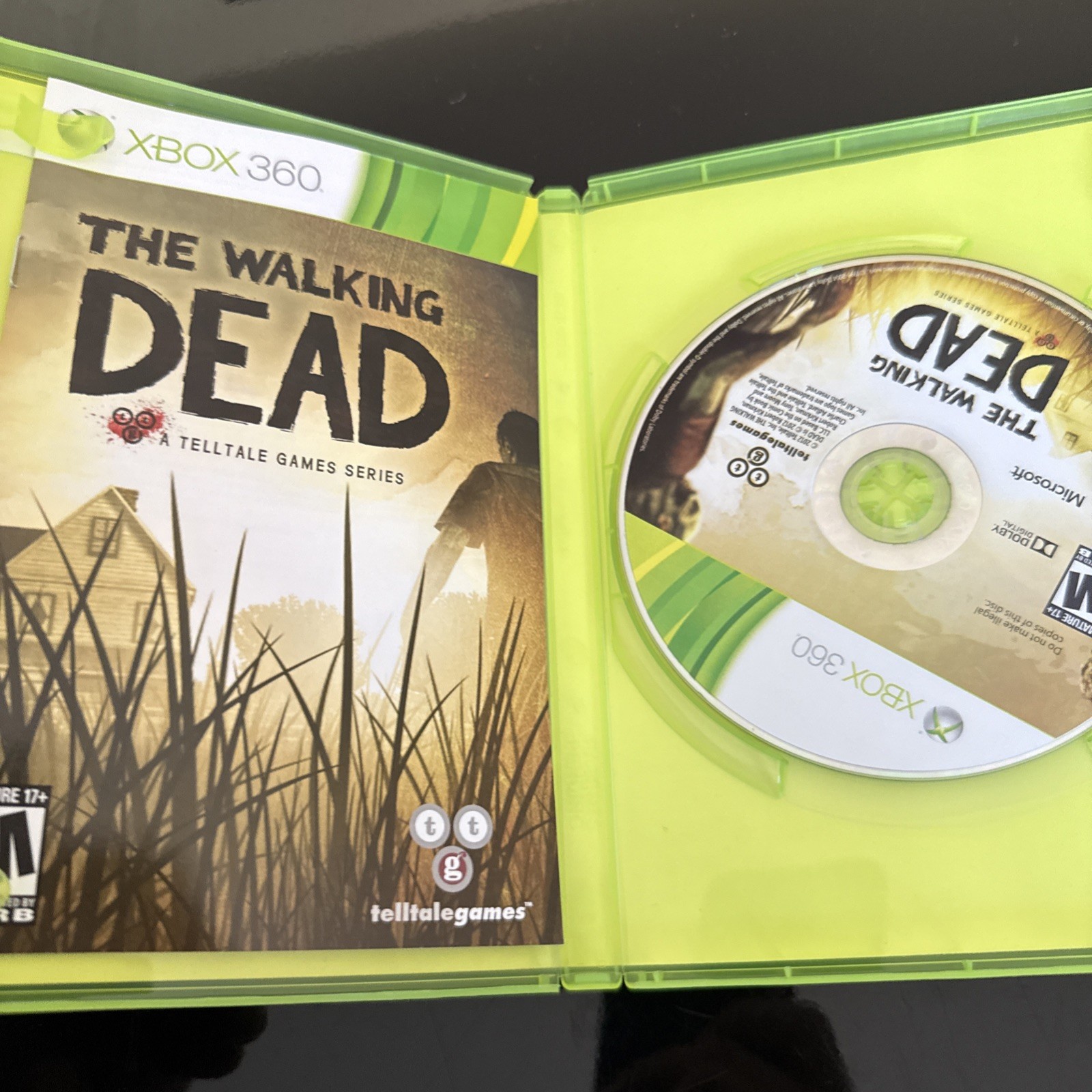 The Walking Dead: A Telltale Games Series Microsoft Xbox 360 Complete Box Manual