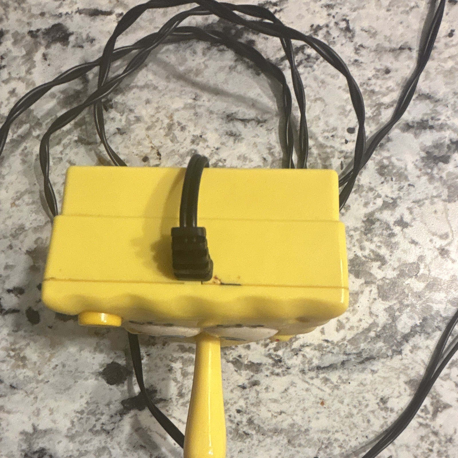 SpongeBob SquarePants Yellow Wired TV Joystick Controller RCA AV 3ft On/Off
