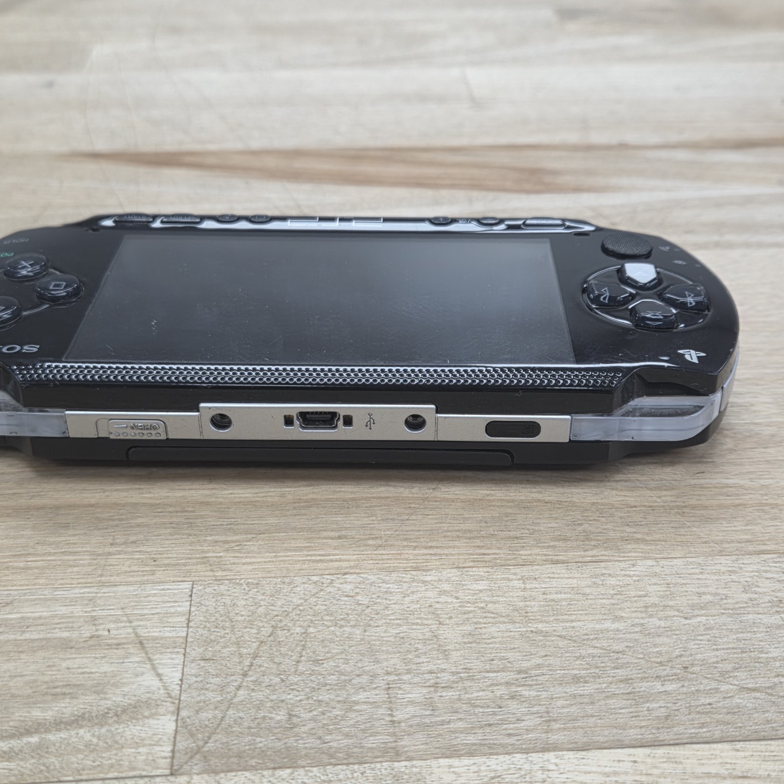 Sony PSP-1001 PlayStation Portable – Black with 8gb Memory Stick Duo & Pwr Cable