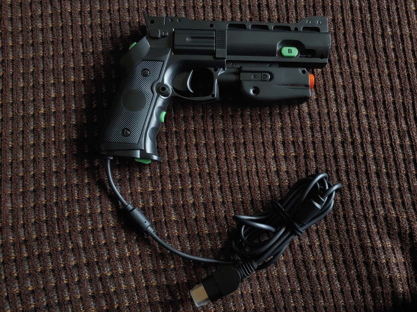 Original XBOX Yobo Boss Battle Light Gun Corded with Breakaway Cable WORKING