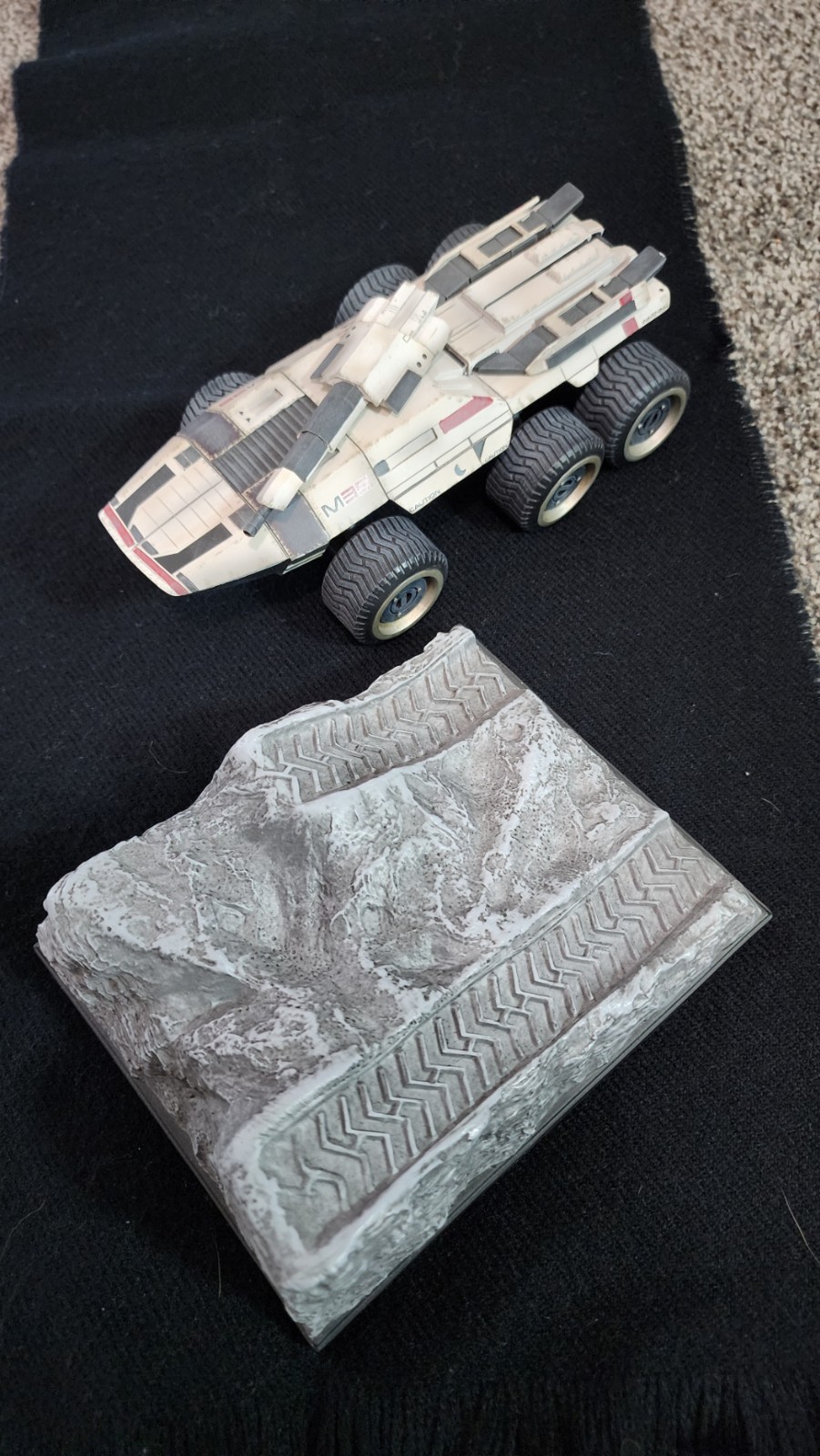 Mass Effect M35 Mako Tank Vehicle Figure Statue Legendary Limited Edition