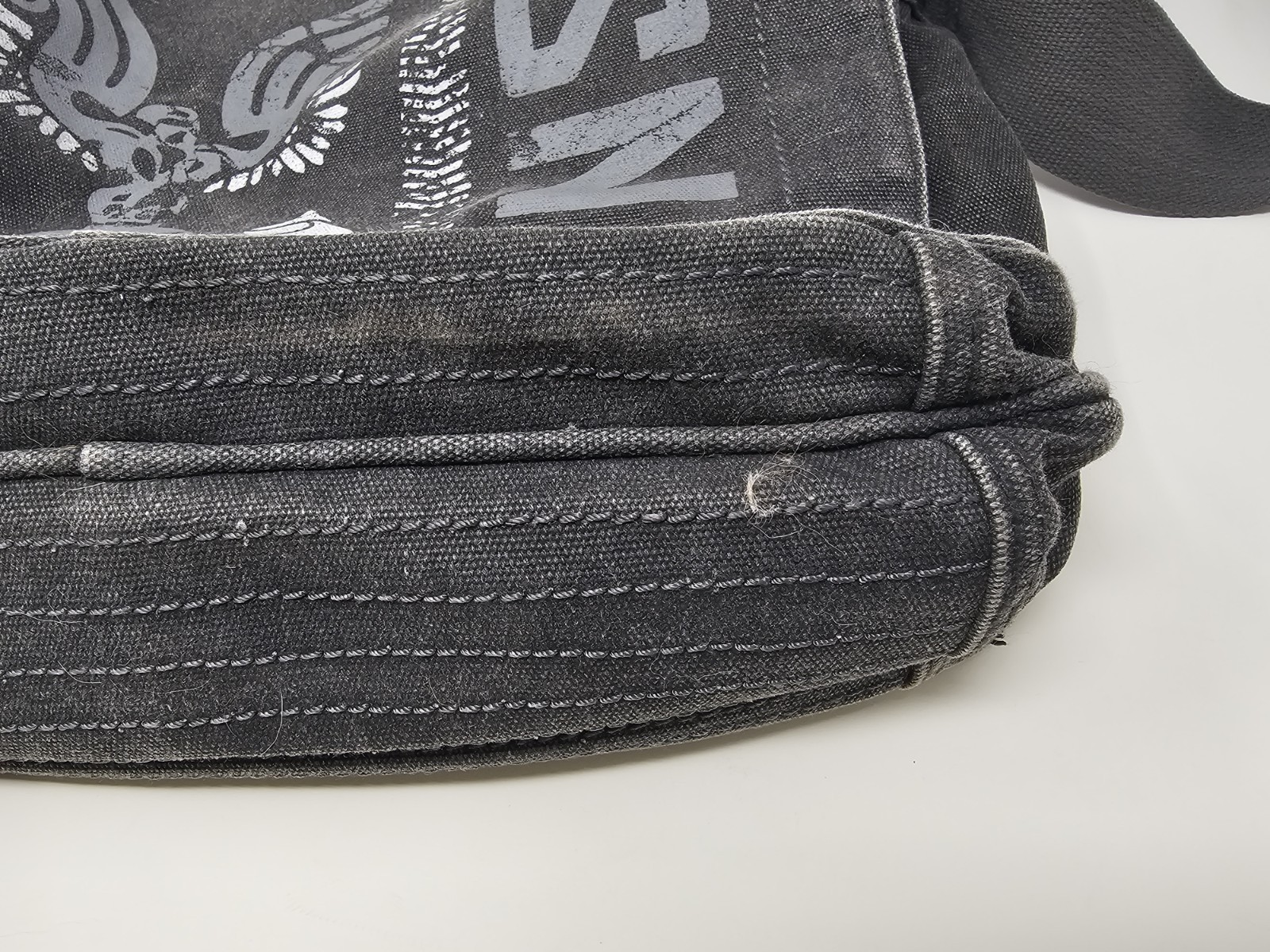 RARE 2007 UNSC Microsoft Halo 3 XBOX Gray Canvas Messenger Bag Master Chief