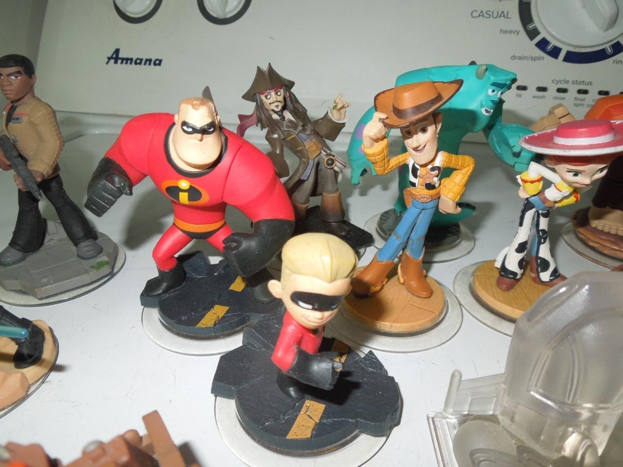 Star Wars, CARS, Toy Story – Disney Infinity Action Figure & Playset Crystal lot