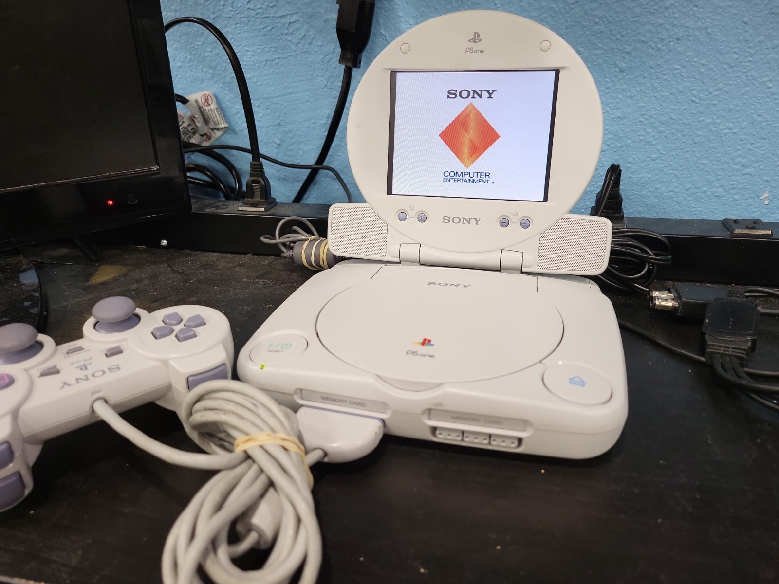 Sony PSOne Screen Attachment. READ Description!! Tested